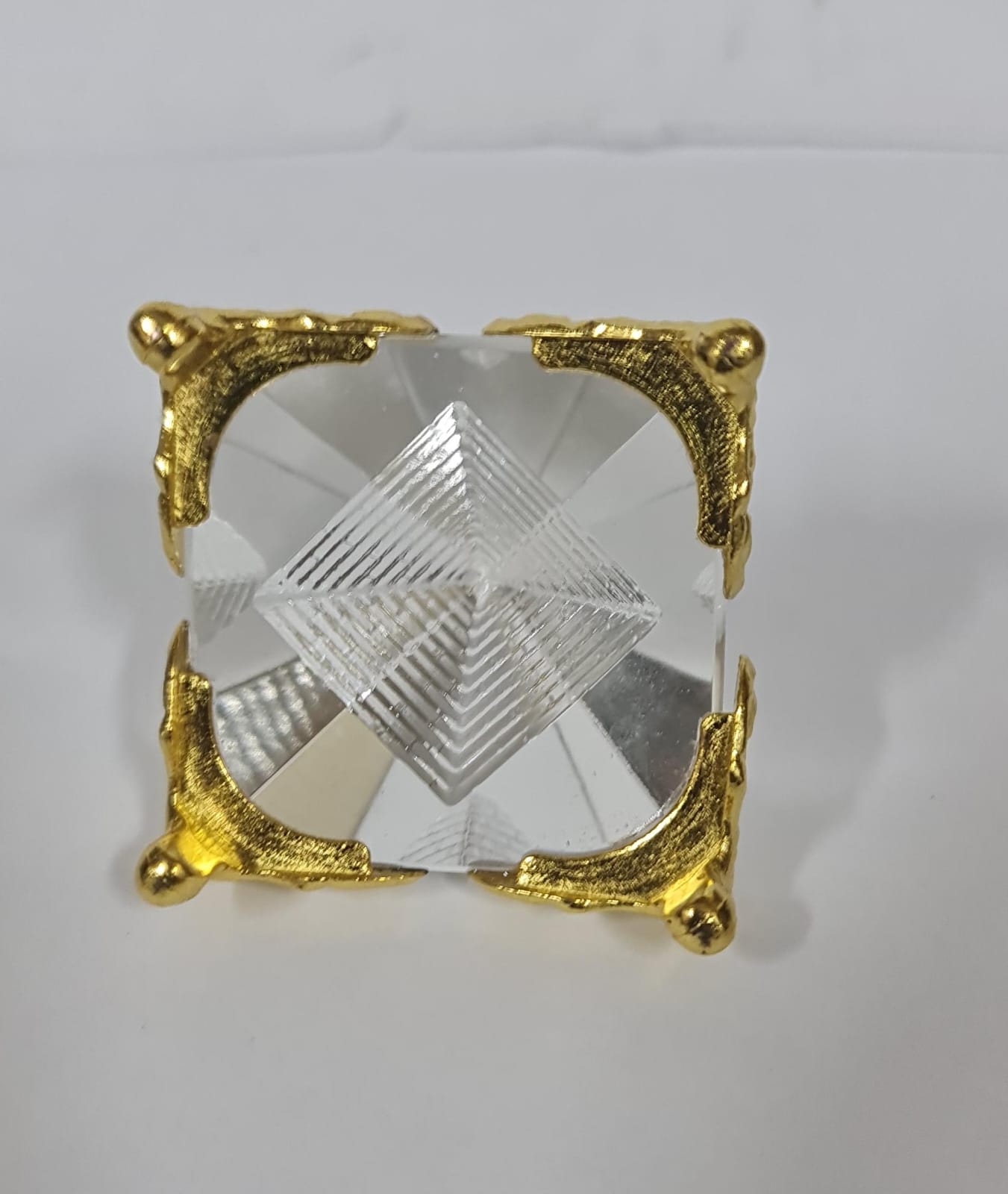 Fengshui Crystal Pyramid with Golden Stand