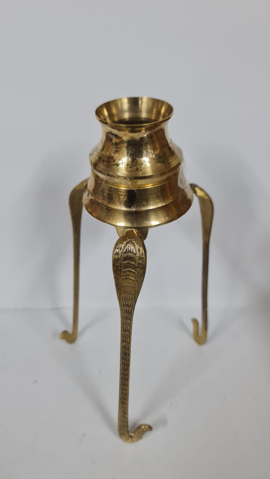 Shiva Ling Water Pot Stand
