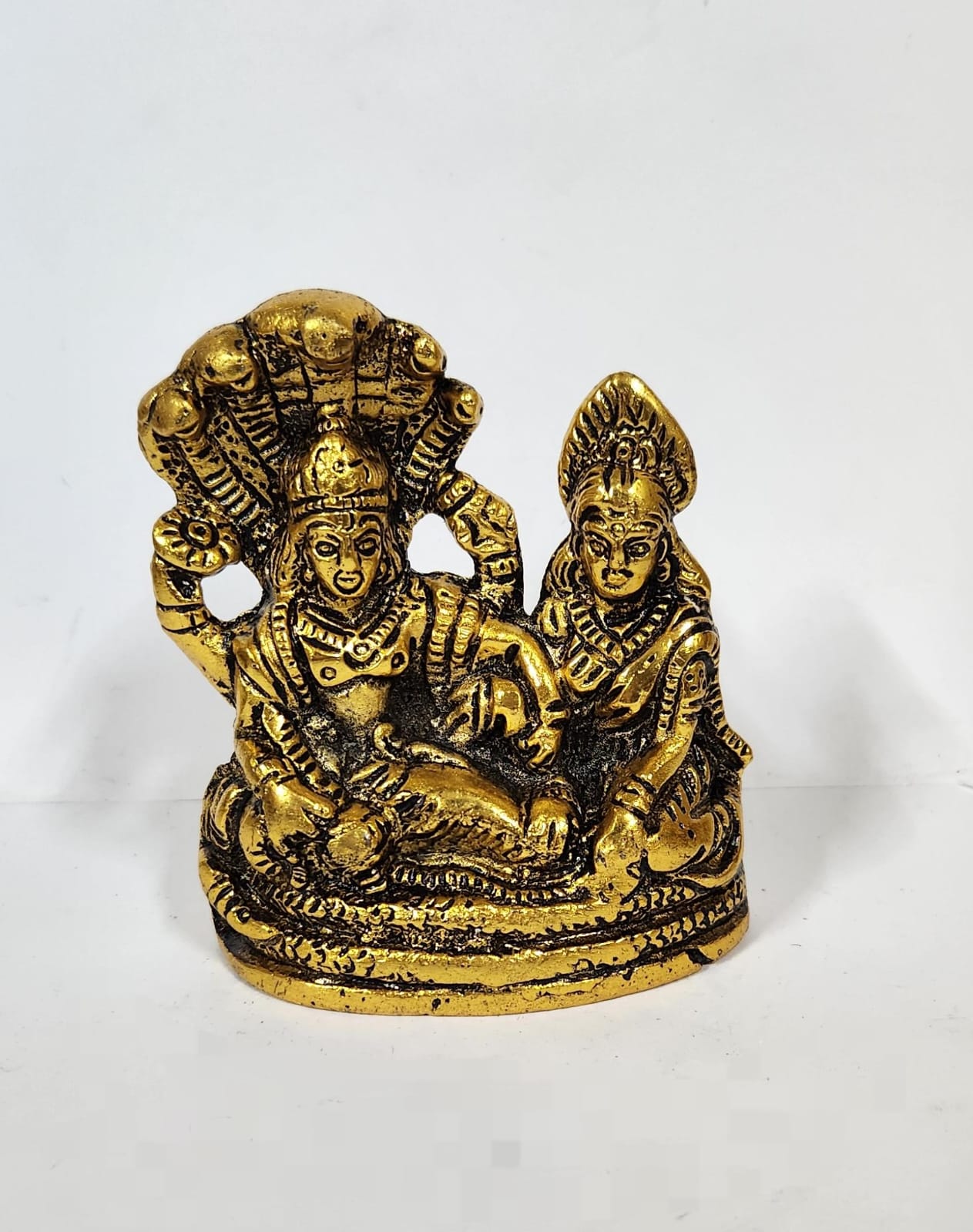 Lakshmi Narayan sitting on sShesh Naag - 0.9 cm - Small